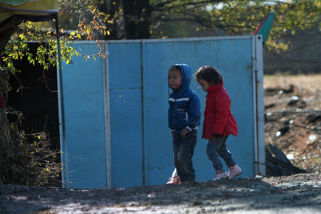 Kids near the border