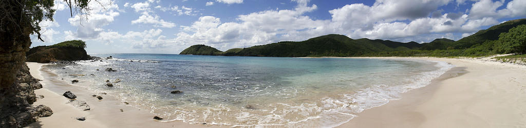 Rendezvous beach panorama 