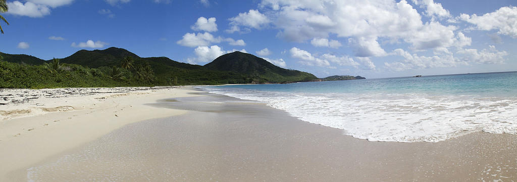 Rendezvous beach panorama from afar