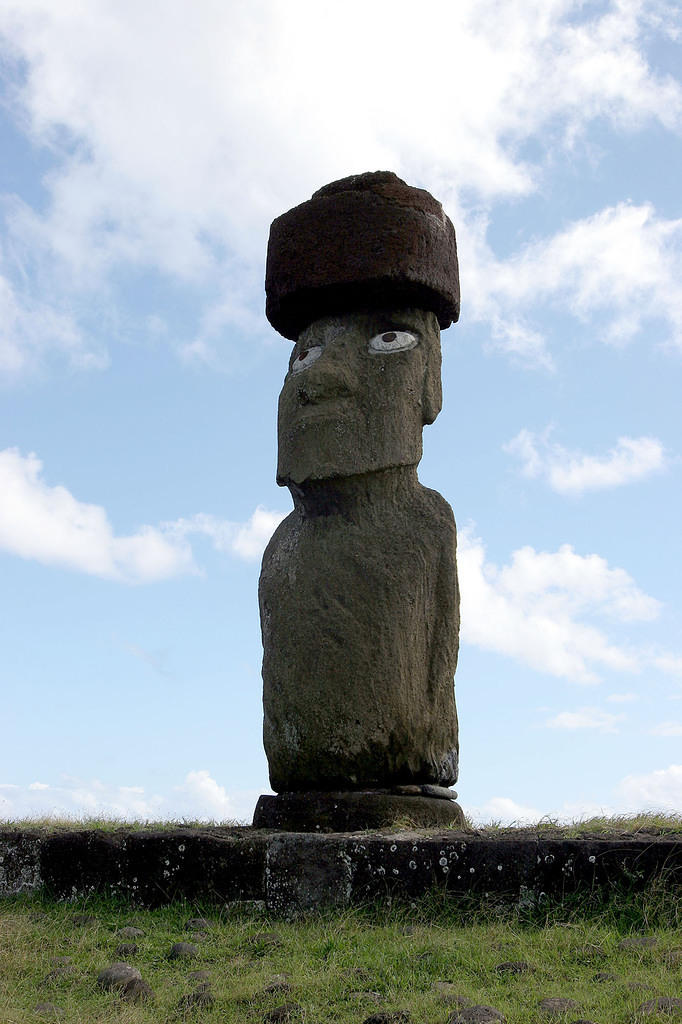 Ko Te Riku, with pukao (topknot) and re-created coral eyes in the Tahai complex.