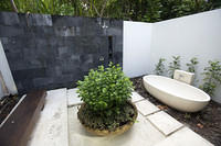 Pool villa outdoor tub/shower